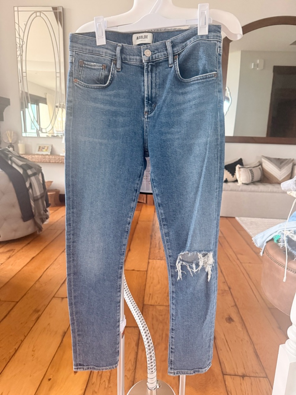 Agolde Toni Mid Rise Straight. Size:26